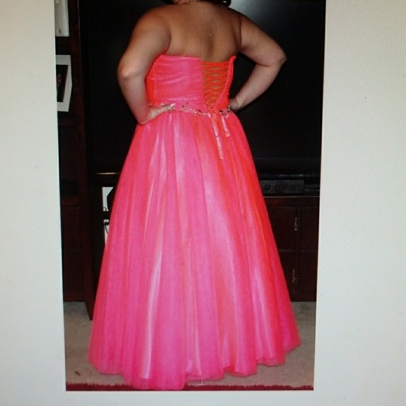 Bright pink prom or pageant dress - Picture 8 of 8